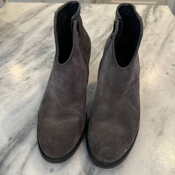 Paul Green Distressed GrayWestern Scallop Boots - Picture 2 of 9